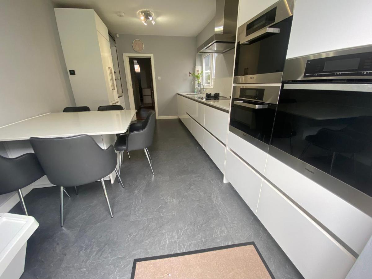 لندن Private Rooms In Excellent Family House ,Zone 2 المظهر الخارجي الصورة