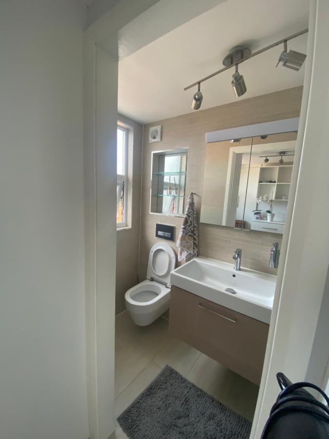 لندن Private Rooms In Excellent Family House ,Zone 2 المظهر الخارجي الصورة